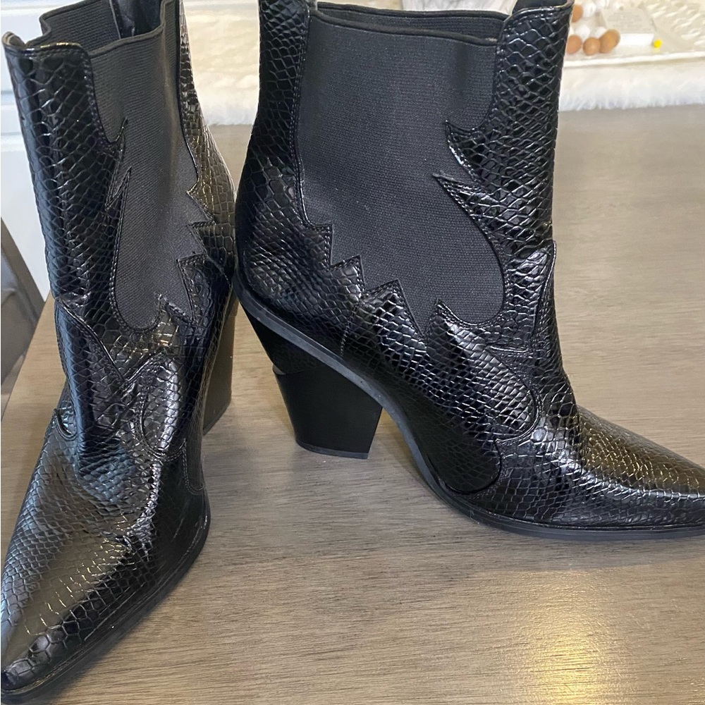 Azalea Wang Women Black Vegan Leather Cowboy Western Ankle Boots Size 9 - Picture 2 of 7